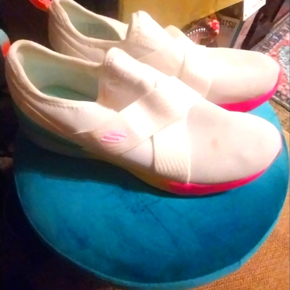 Skechers women's shoes - Picture 2 of 4